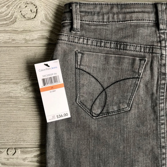 NWT studded skirt with raw hem - Picture 4 of 4